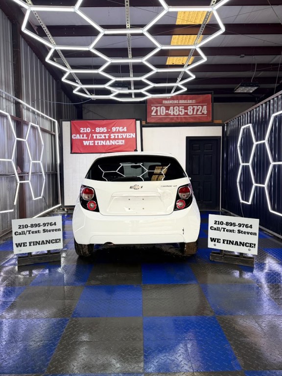2014 Chevrolet Sonic Image 2