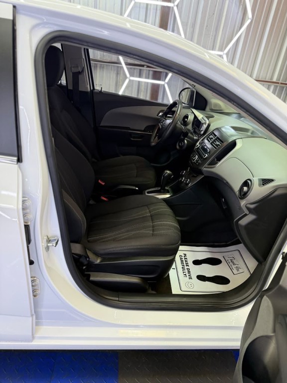2014 Chevrolet Sonic Image 10