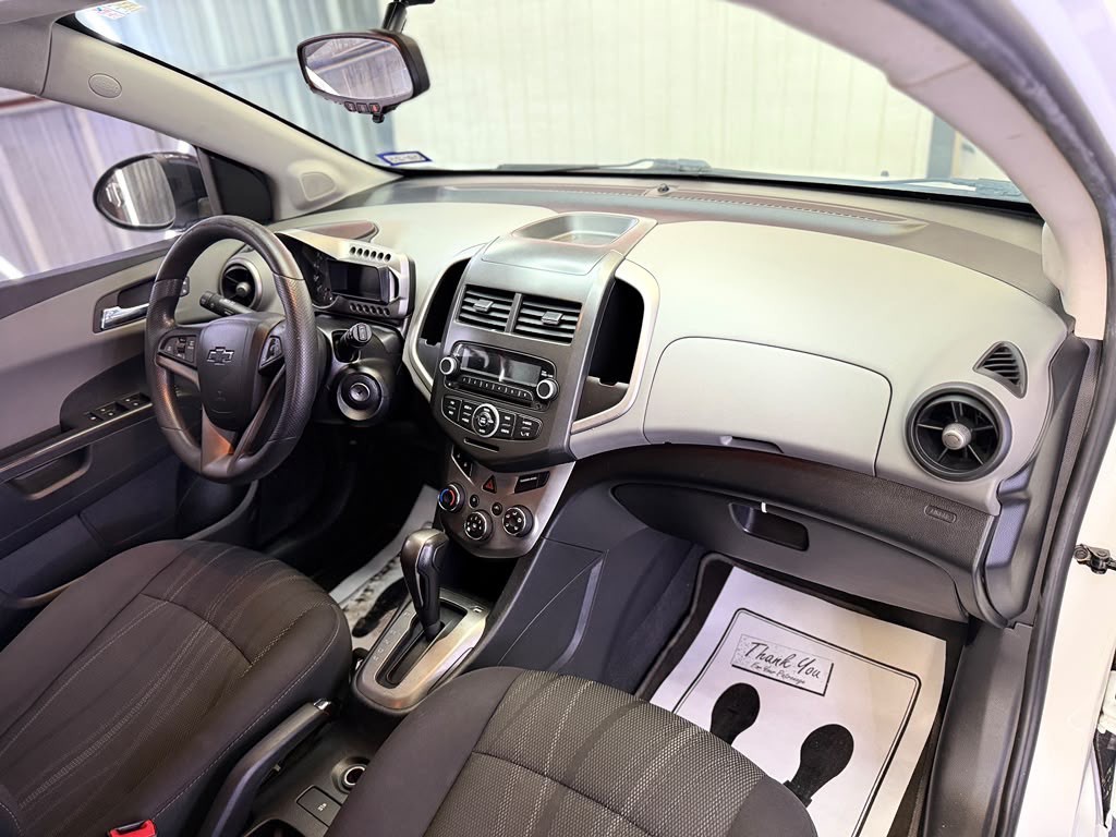 2014 Chevrolet Sonic Image 11