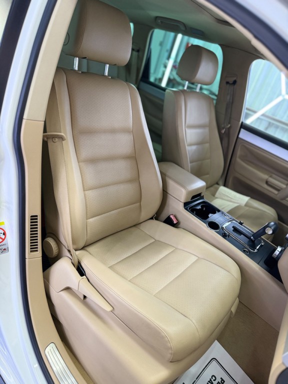2008 Volkswagen Touareg Image 11