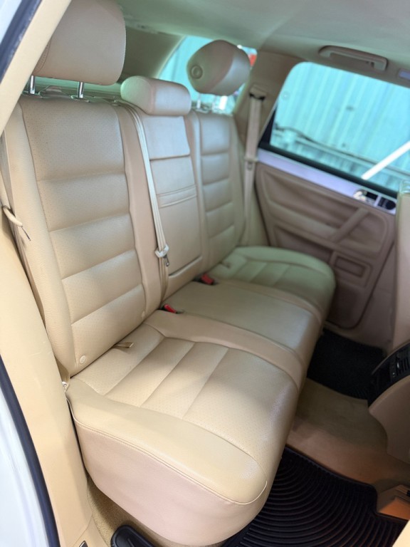2008 Volkswagen Touareg Image 13