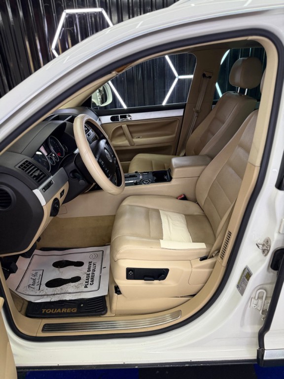 2008 Volkswagen Touareg Image 15