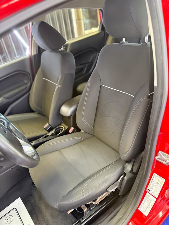 2014 Ford Fiesta Image 18