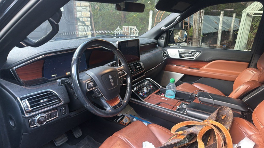 2020 Lincoln Navigator Image 3