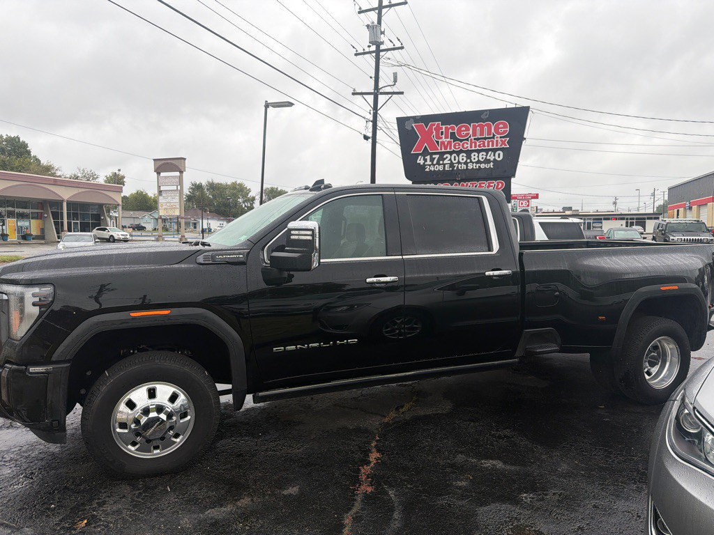 2024 GMC Sierra Image 3