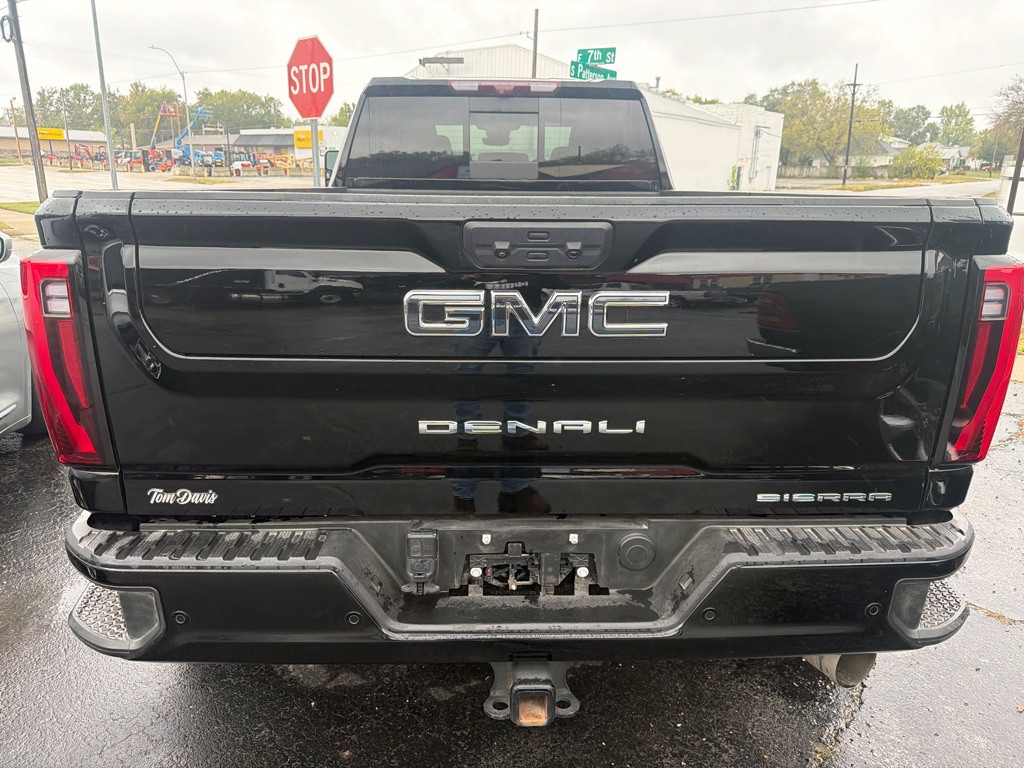 2024 GMC Sierra Image 10
