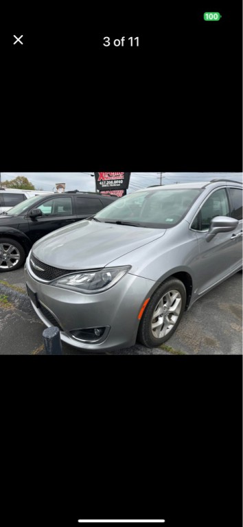 2017 Chrysler Pacifica Image 1