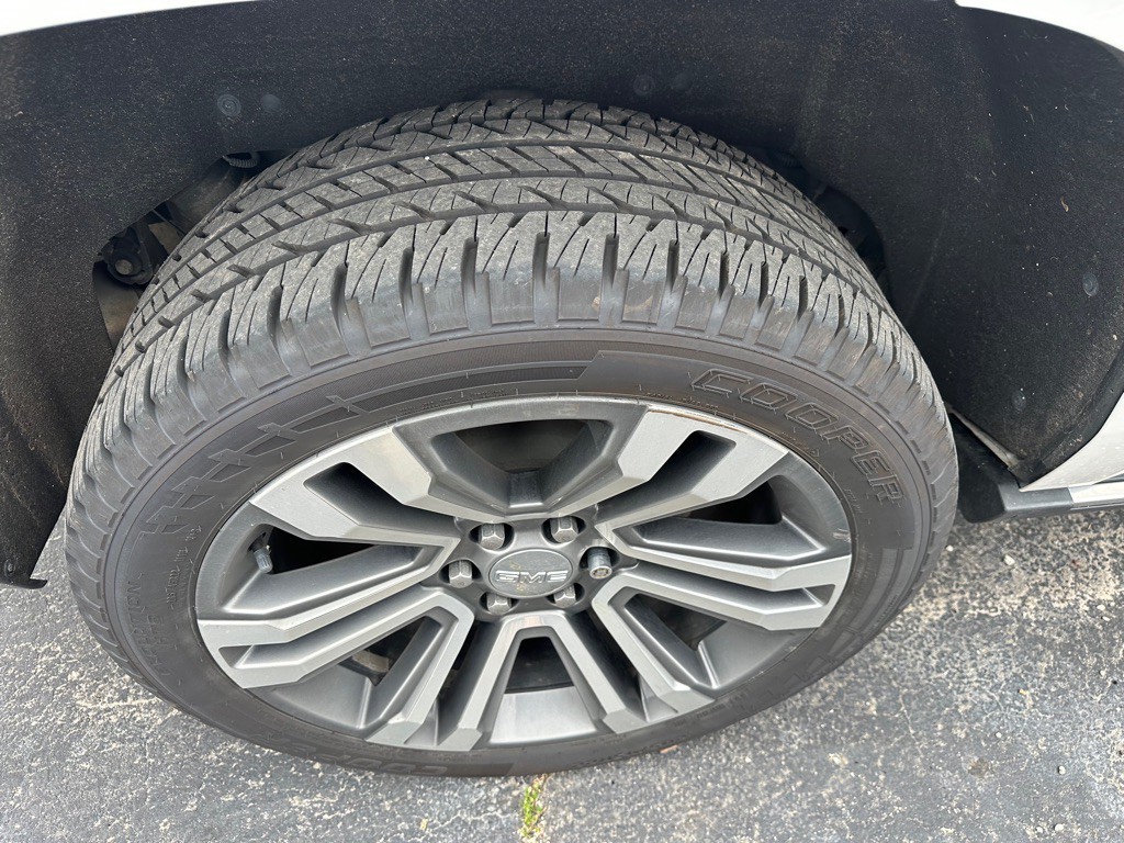 2019 GMC Yukon Image 9