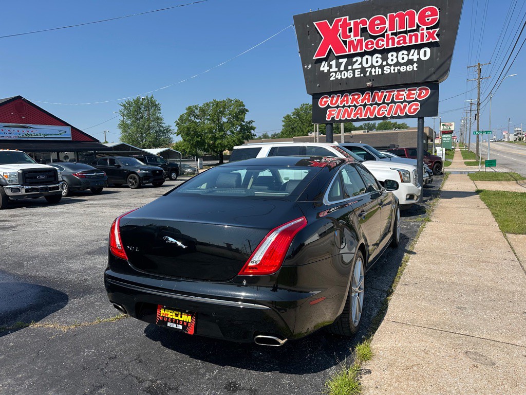 2011 Jaguar XJ Image 4