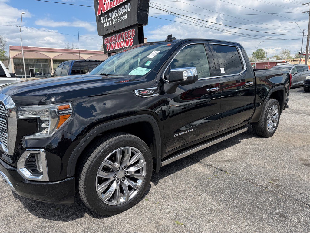 2019 GMC Sierra Image 2