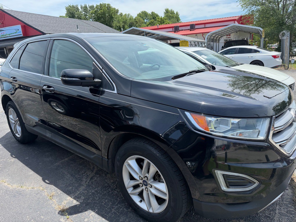 2017 Ford Edge Image 2