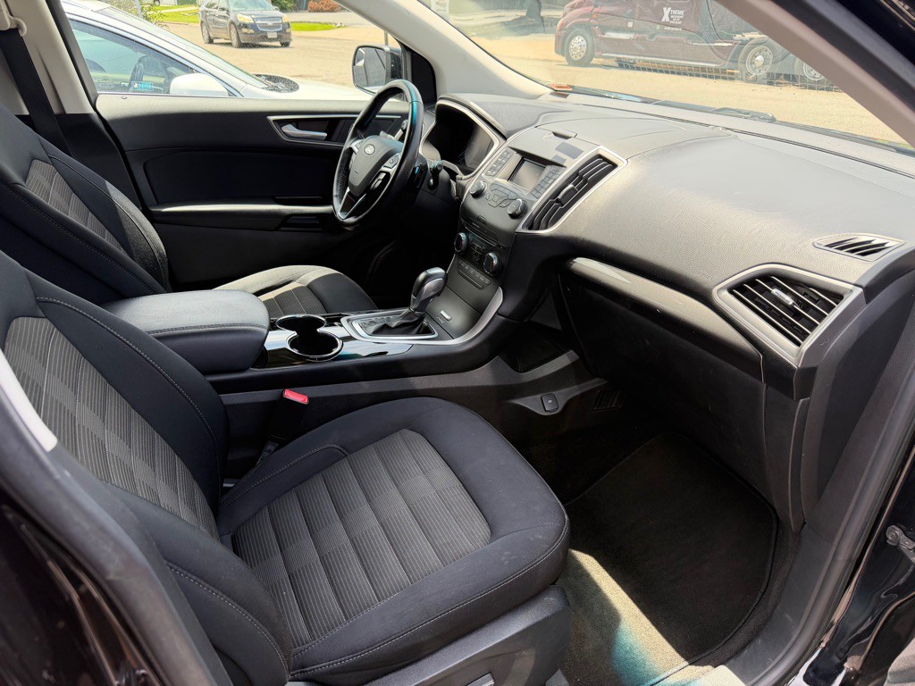 2017 Ford Edge Image 3