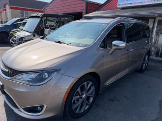 Image for 2017 Chrysler Pacifica Limited ID: 7530309