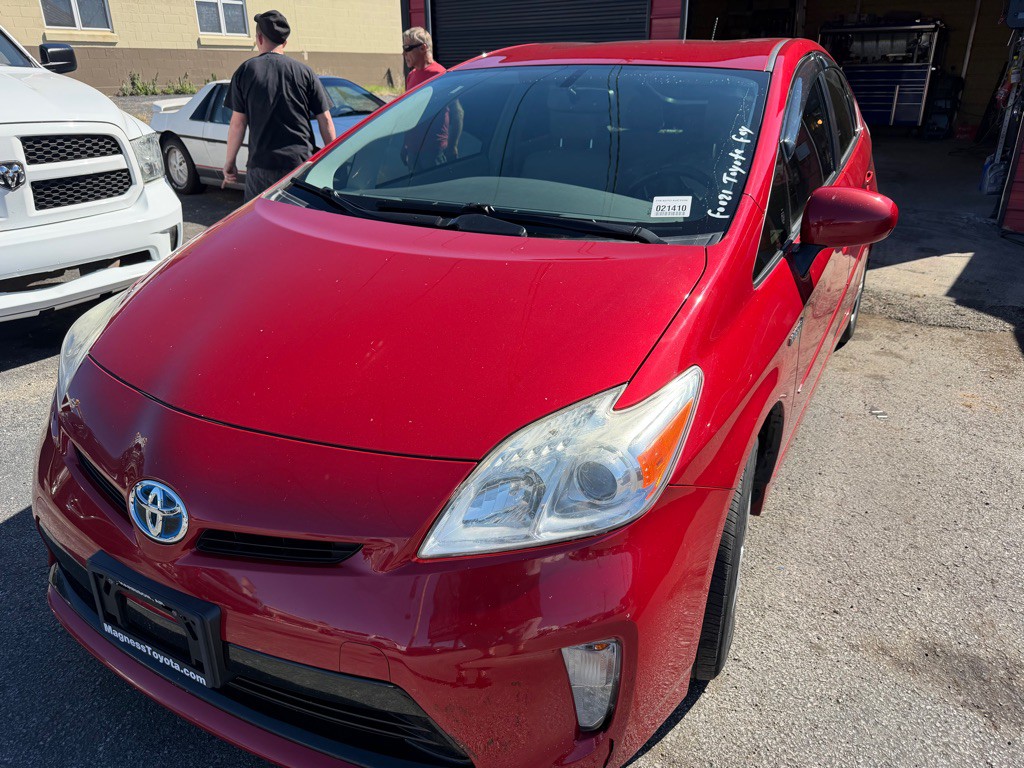 2013 Toyota Prius Image 2