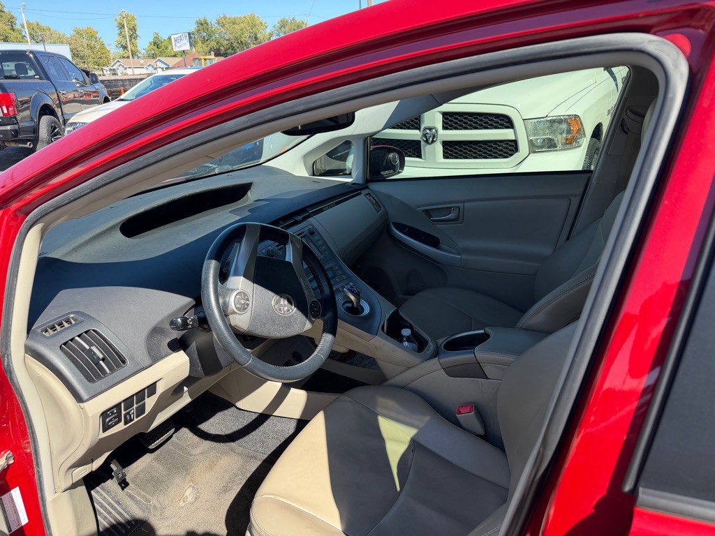 2013 Toyota Prius Image 5