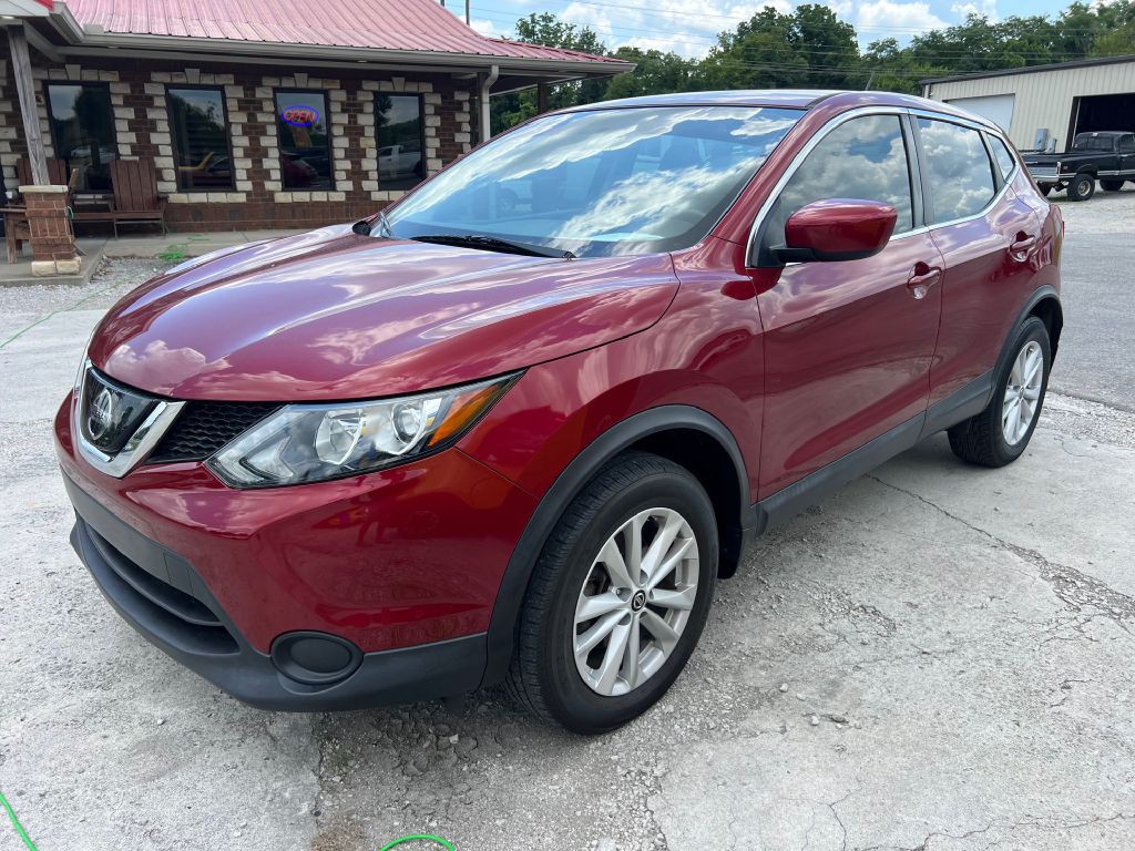 2019 Nissan Rogue Image 1