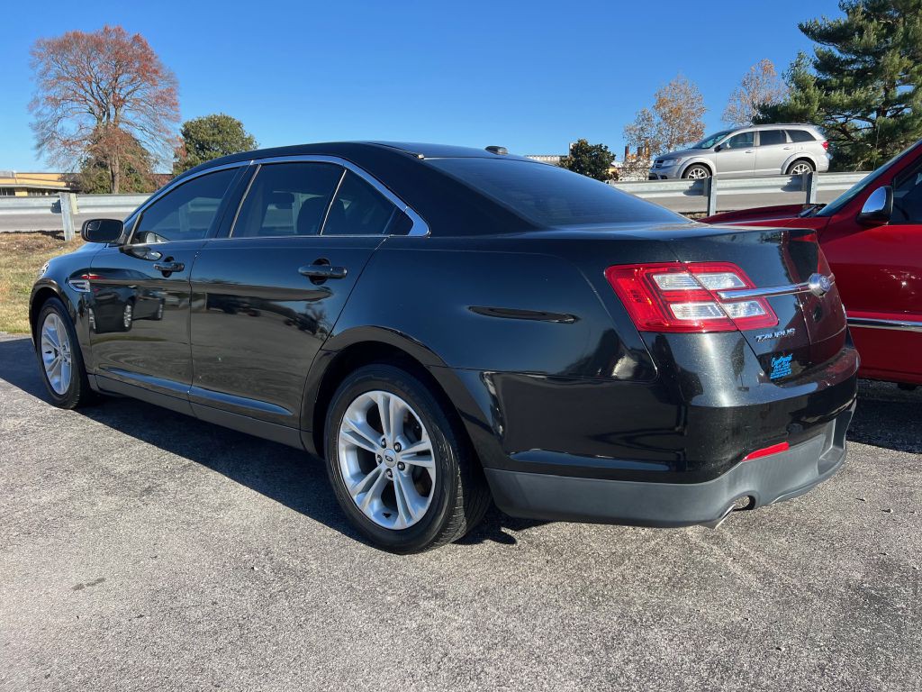 2015 Ford Taurus Image 4