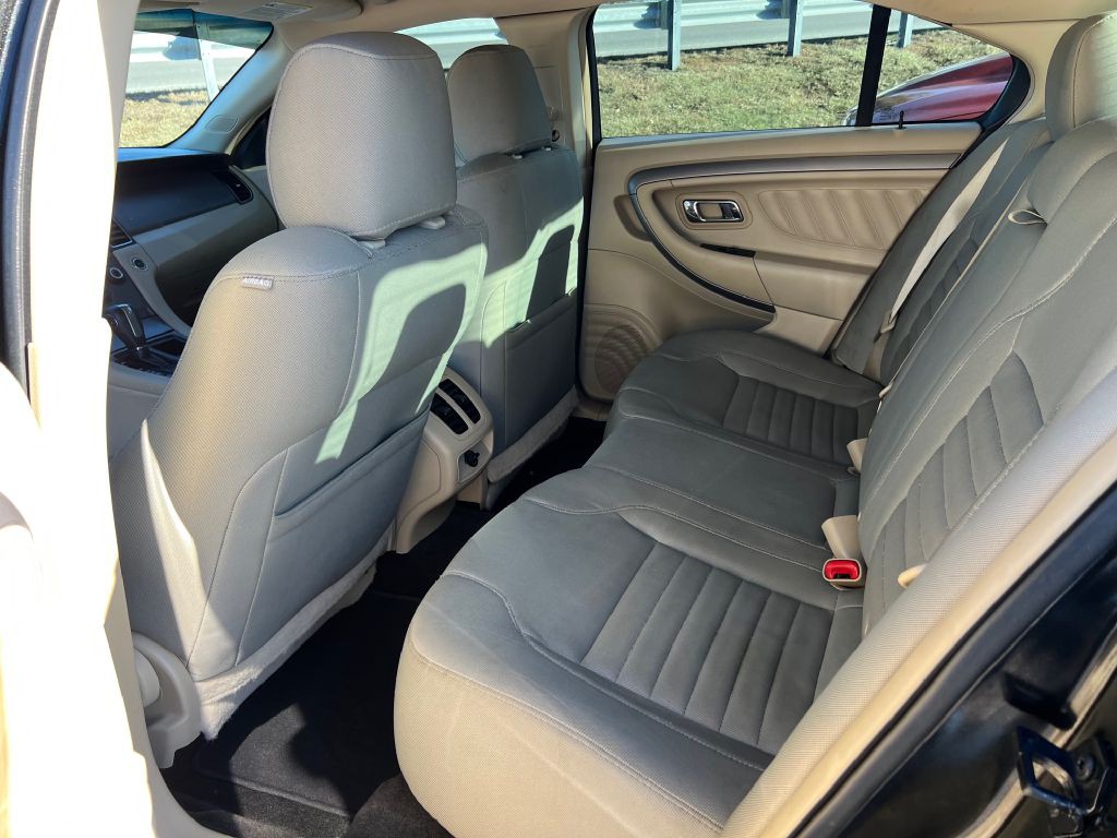 2015 Ford Taurus Image 6