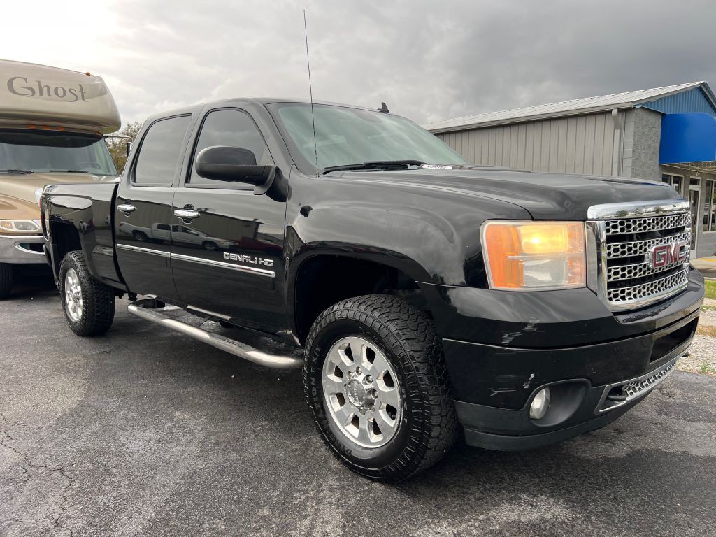 2013 GMC Sierra Image 2