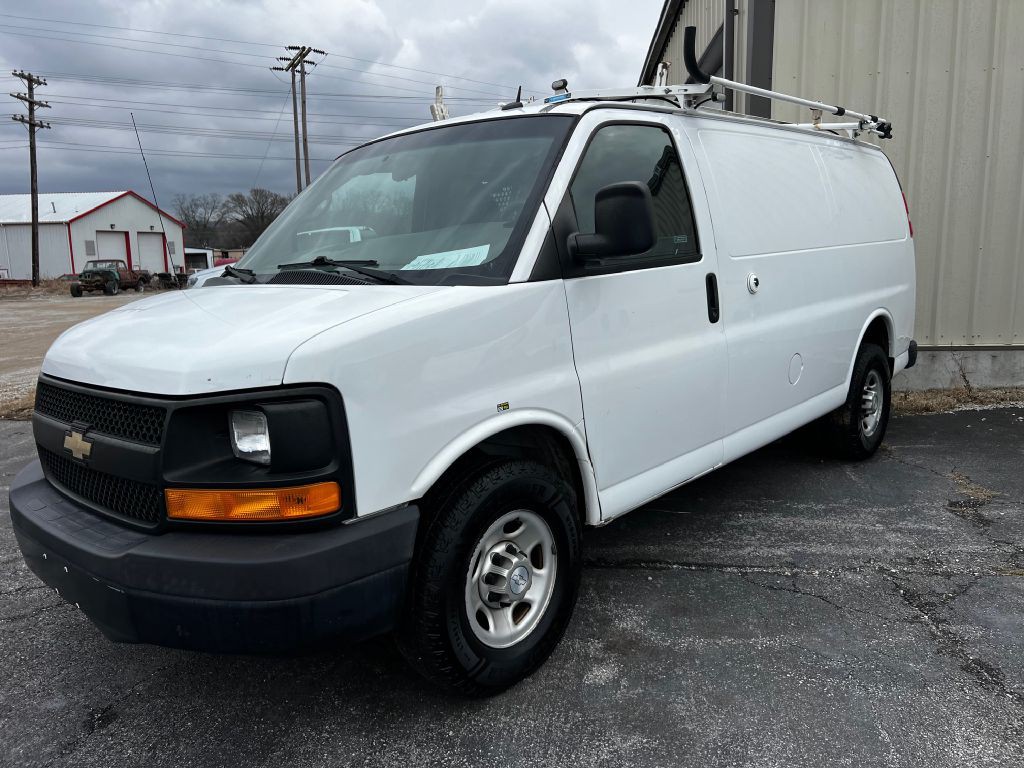2015 Chevrolet Express Image 1