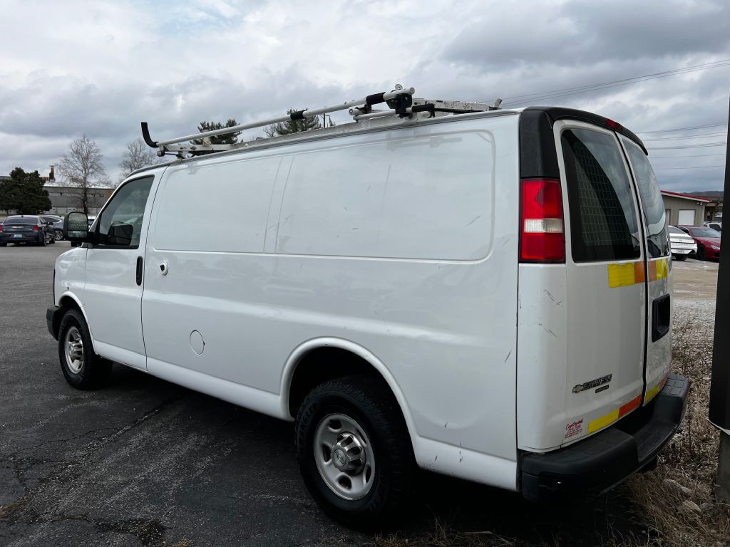 2015 Chevrolet Express Image 3