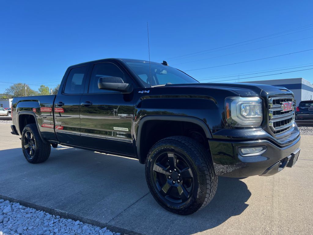 2017 GMC Sierra Image 1