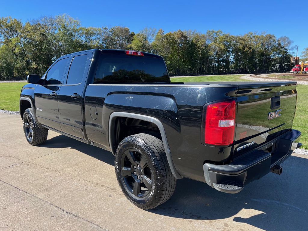 2017 GMC Sierra Image 4