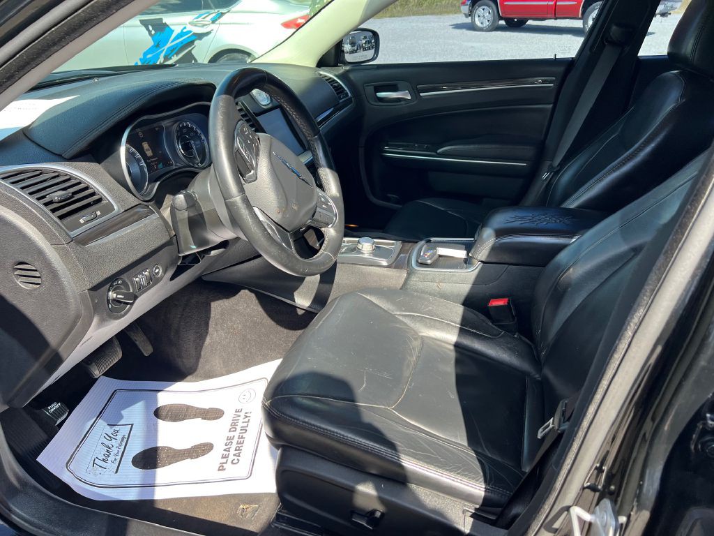 2015 Chrysler 300 Image 5