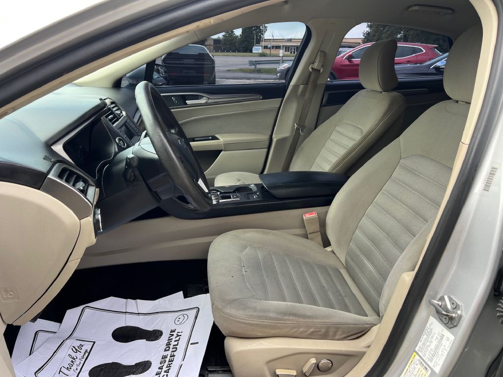 2017 Ford Fusion Image 5