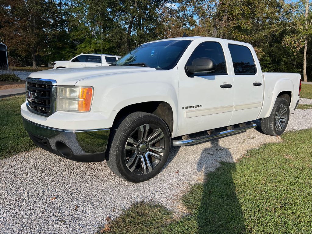 2008 GMC Sierra Image 2