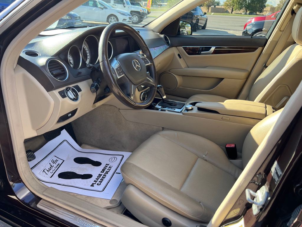 2012 Mercedes-Benz C-Class Image 5