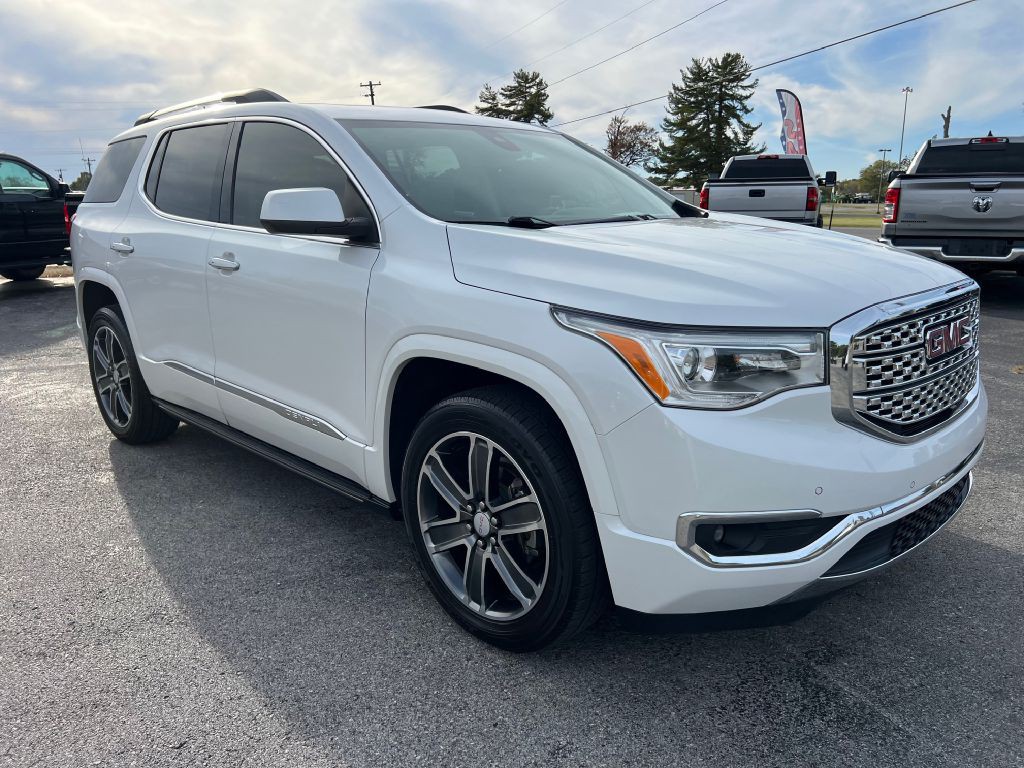 2018 GMC Acadia Image 2