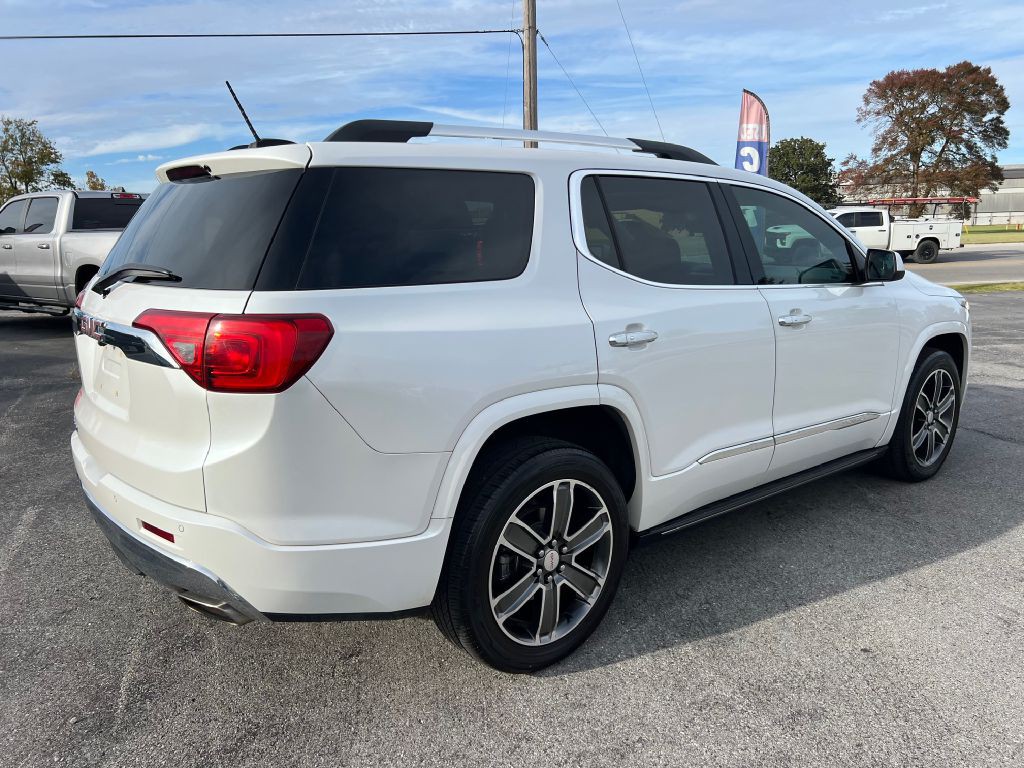 2018 GMC Acadia Image 3