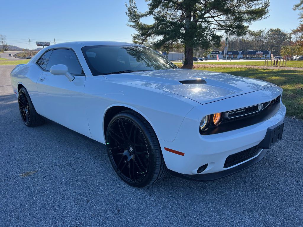 2018 Dodge Challenger Image 2