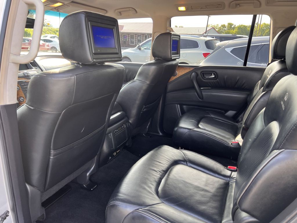 2012 INFINITI QX56 Image 6