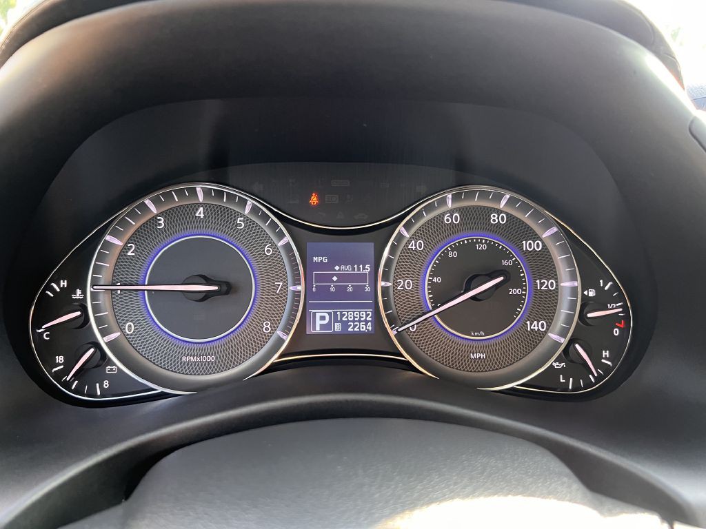 2012 INFINITI QX56 Image 9