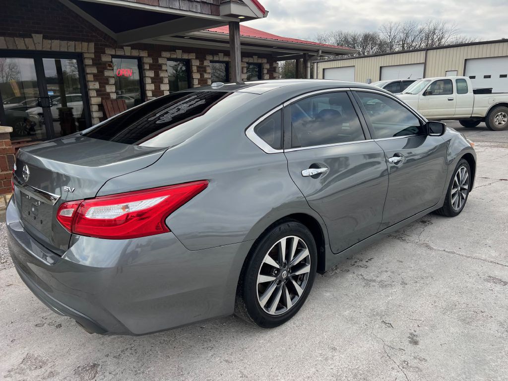 2017 Nissan Altima Image 3