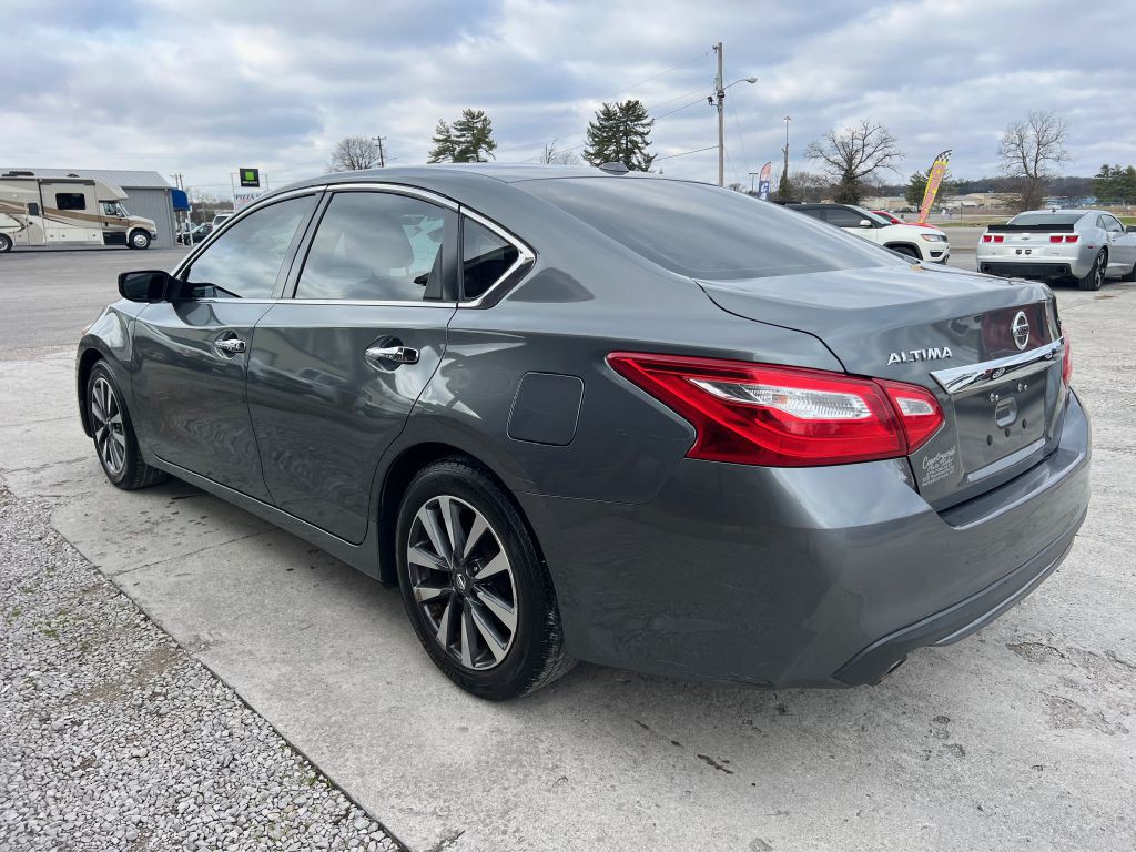 2017 Nissan Altima Image 4
