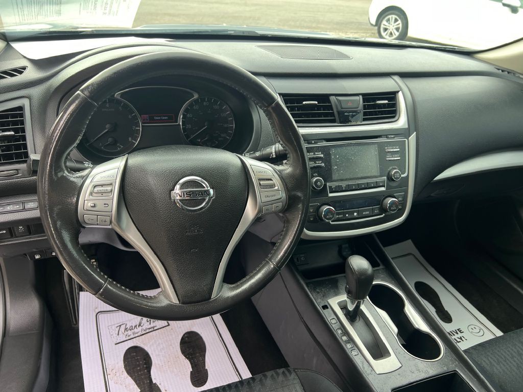 2017 Nissan Altima Image 7