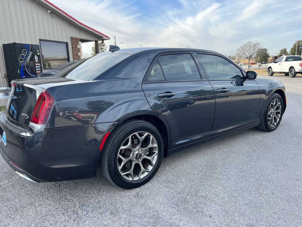 2016 Chrysler 300 Image 3