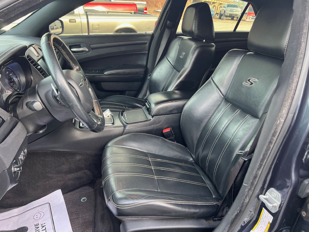 2016 Chrysler 300 Image 5