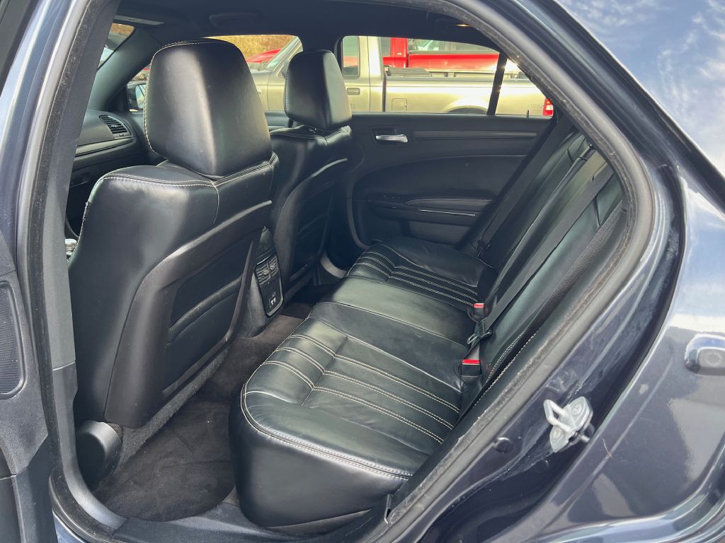 2016 Chrysler 300 Image 6