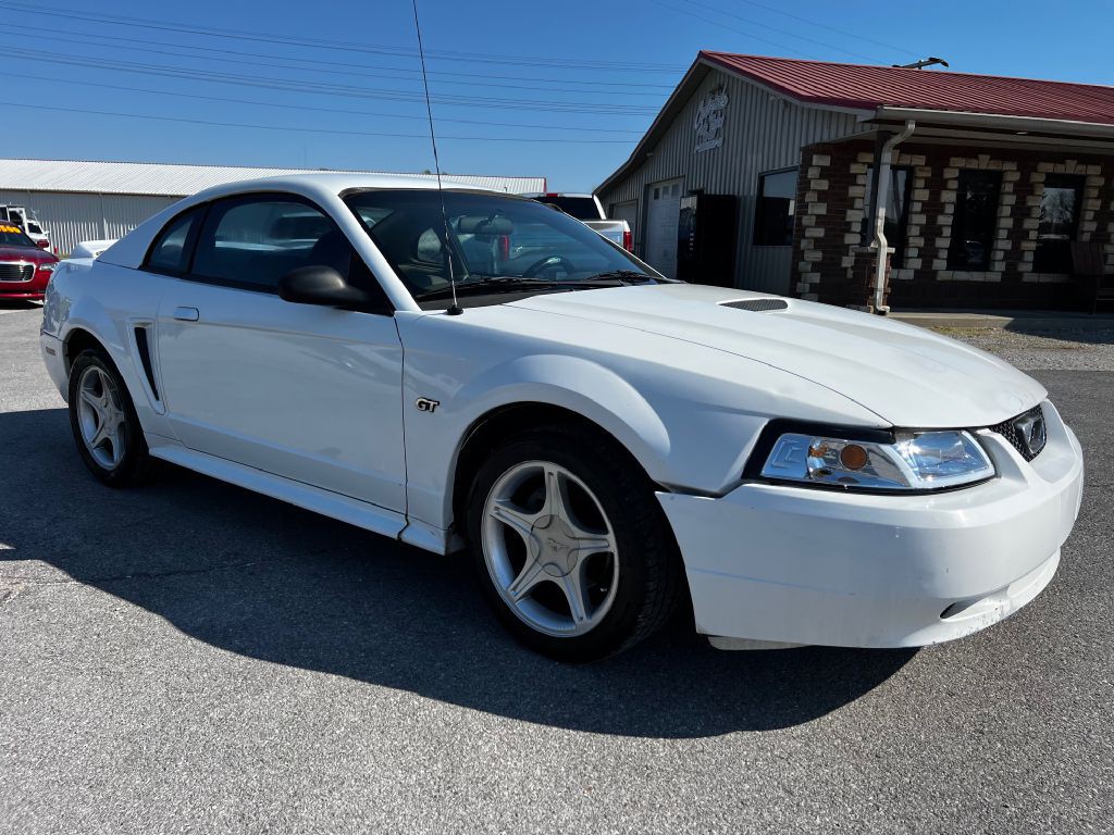 2000 Ford Mustang Image 2