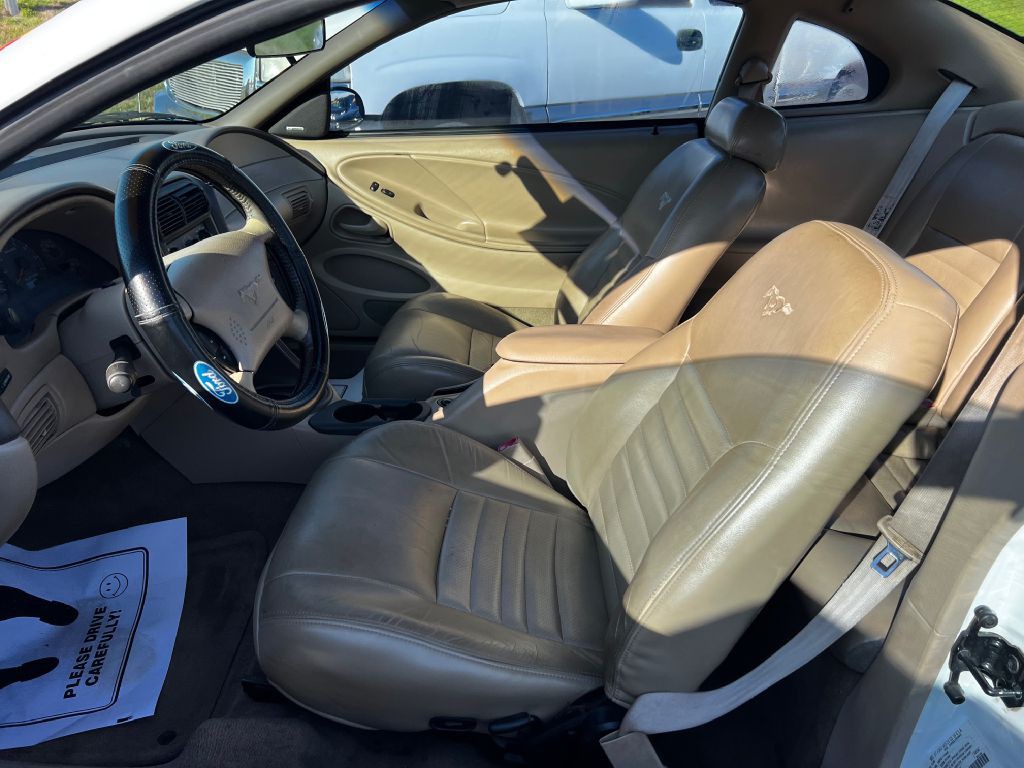 2000 Ford Mustang Image 5