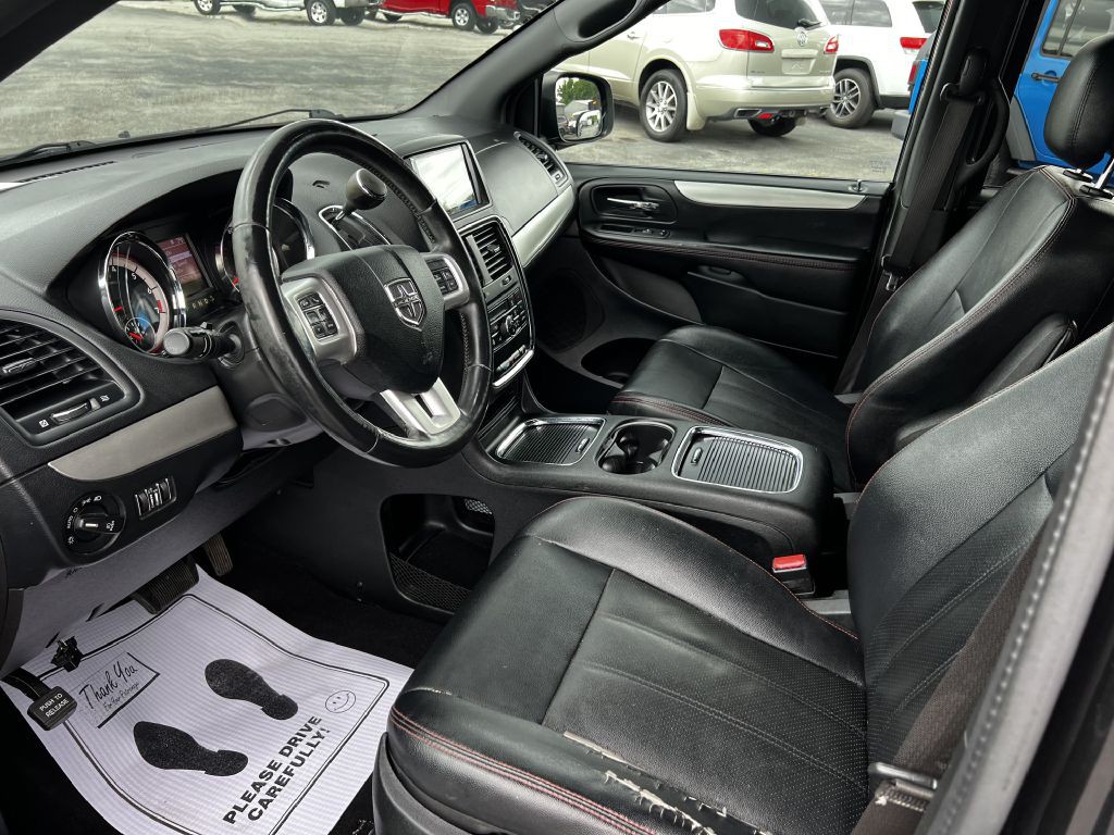 2017 Dodge Grand Caravan Image 5