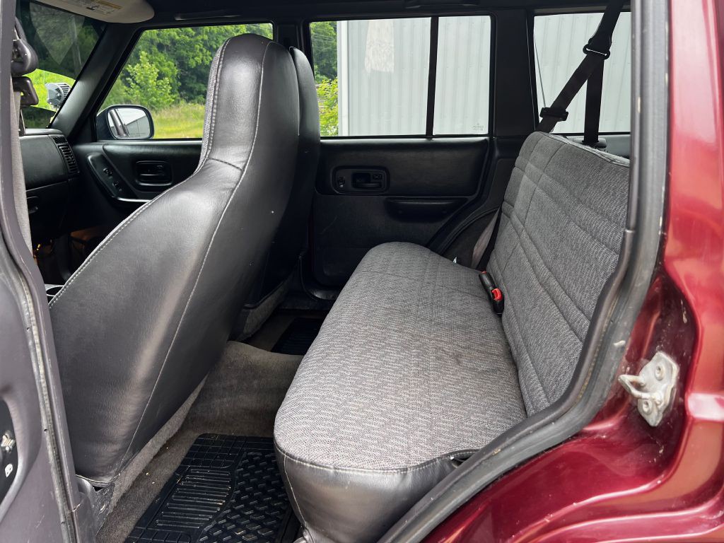 2000 Jeep Cherokee Image 6