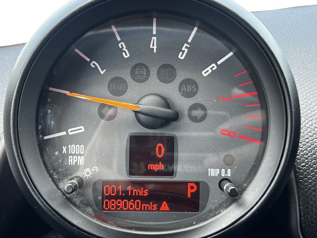 2015 MINI Cooper Image 8