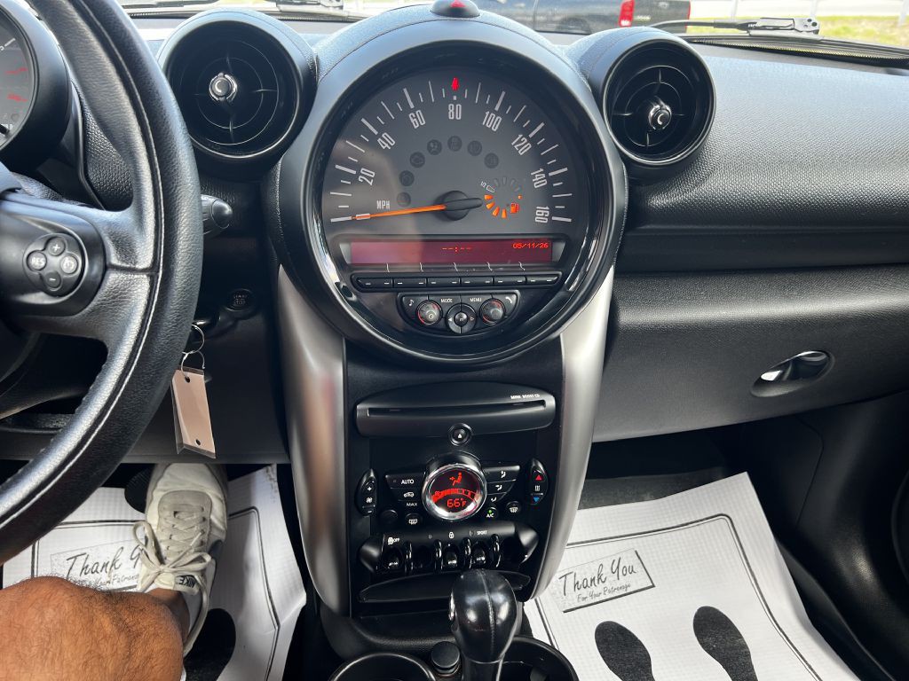 2015 MINI Cooper Image 9