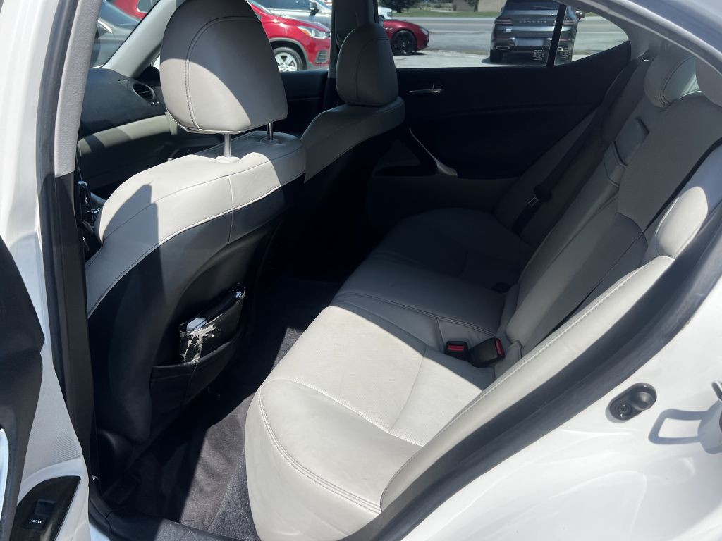 2009 Lexus IS Image 5