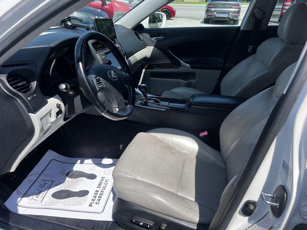 2009 Lexus IS Image 6